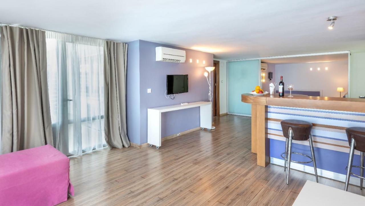 Triton Boutique Hotel コス・タウン エクステリア 写真