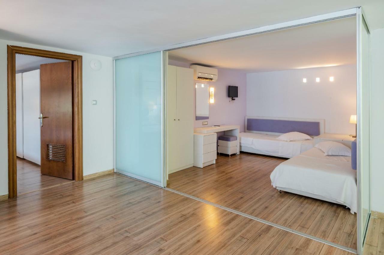 Triton Boutique Hotel コス・タウン エクステリア 写真
